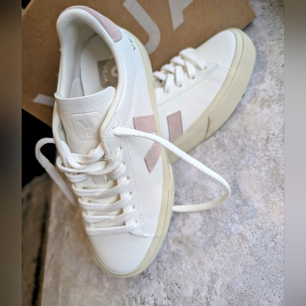 NEW W/ BOX Veja Campo Leather Sneakers Sz 6 , EU 37, Mauve Pink White